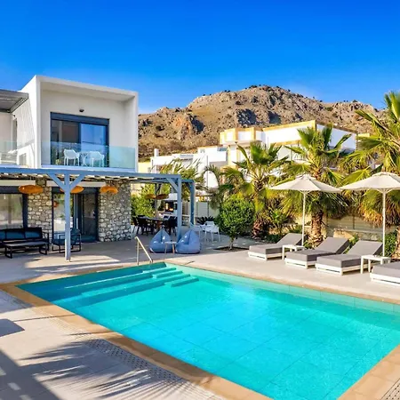 Apollon Lindian Palm By Vilă Kiotari