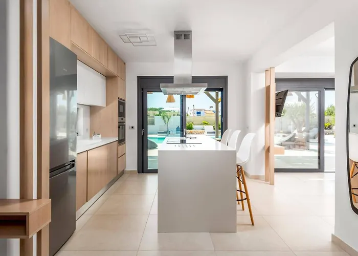 Apollon Lindian Palm By * קיוטארי